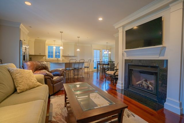 27 Brewster Street 27, Plymouth, MA 02360