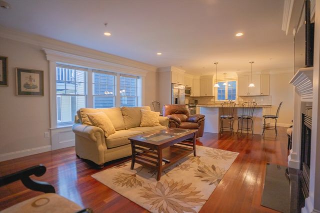 27 Brewster Street 27, Plymouth, MA 02360
