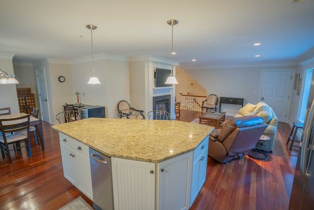 27 Brewster Street 27, Plymouth, MA 02360