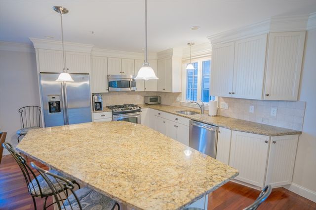 27 Brewster Street 27, Plymouth, MA 02360