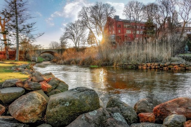 27 Brewster Street 27, Plymouth, MA 02360