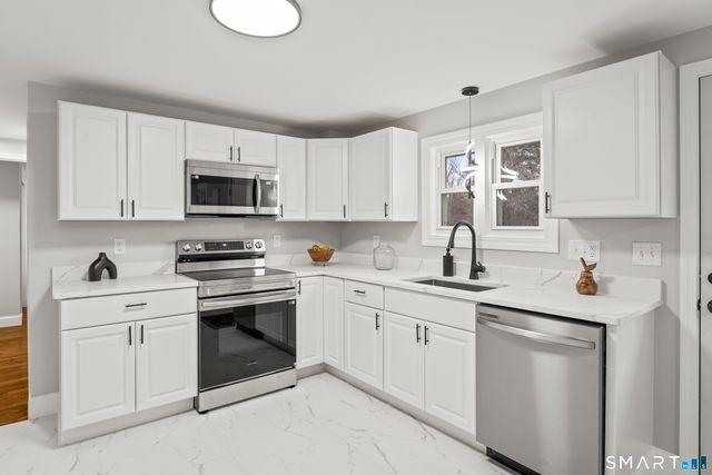 3 Pleasant Street, East Windsor, CT 06088