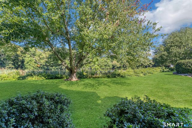 147 Rowayton Woods Drive 147, Norwalk, CT 06854