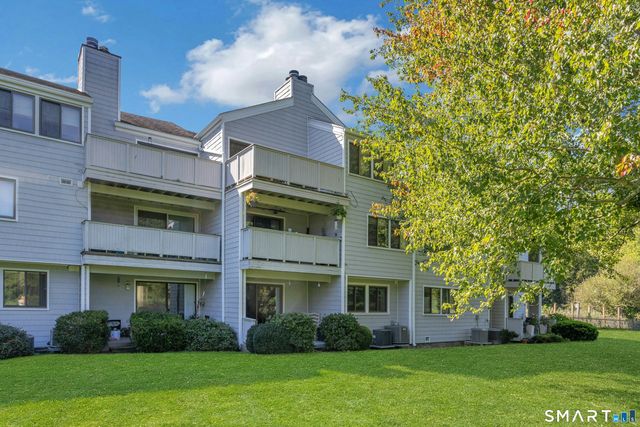 147 Rowayton Woods Drive 147, Norwalk, CT 06854