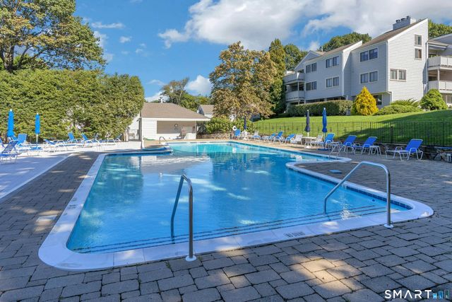 147 Rowayton Woods Drive 147, Norwalk, CT 06854
