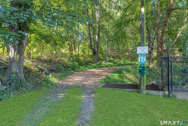 147 Rowayton Woods Drive 147, Norwalk, CT 06854