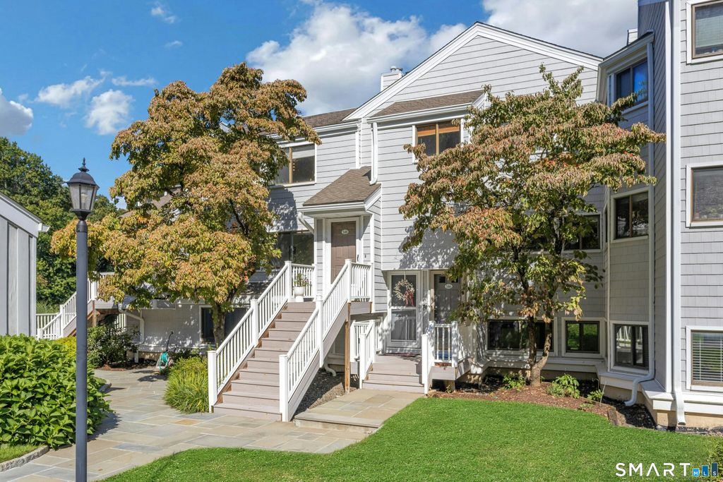 147 Rowayton Woods Drive 147, Norwalk, CT 06854