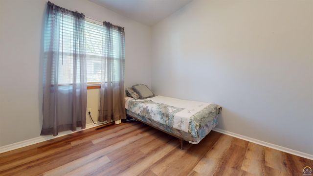 2909 SW Twilight DR, Topeka, KS 66614