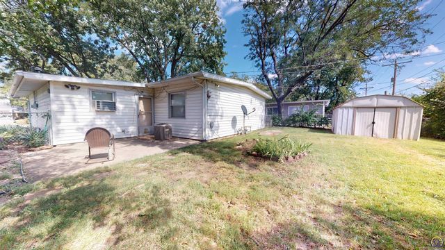 2909 SW Twilight DR, Topeka, KS 66614