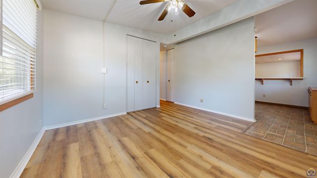 2909 SW Twilight DR, Topeka, KS 66614