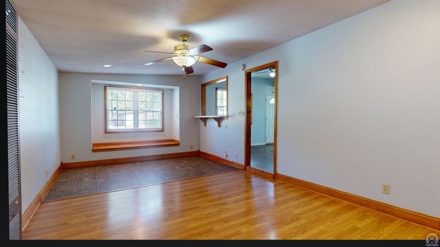 2909 SW Twilight DR, Topeka, KS 66614