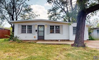 2909 SW Twilight DR, Topeka, KS 66614