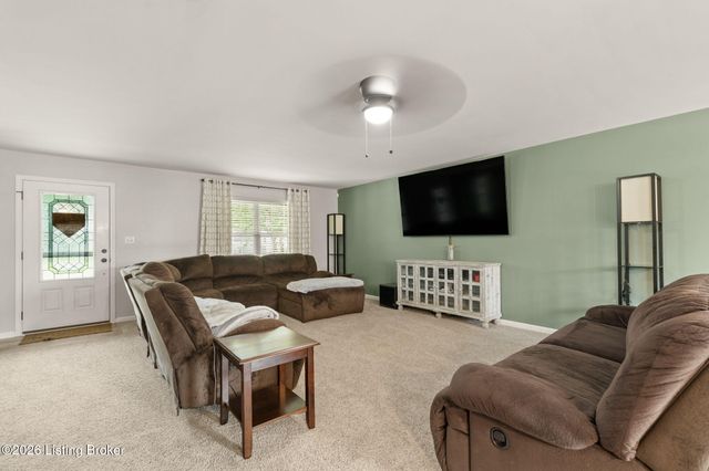 481 Reserves Blvd, Shepherdsville, KY 40165
