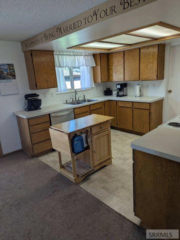 1875 Mckinzie Avenue, Idaho Falls, ID 83404