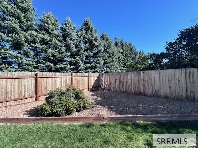 1875 Mckinzie Avenue, Idaho Falls, ID 83404