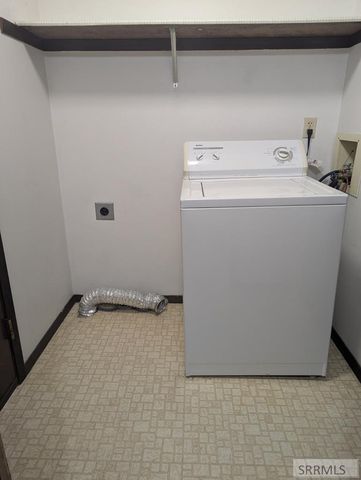 1875 Mckinzie Avenue, Idaho Falls, ID 83404