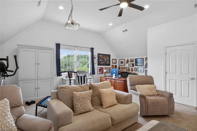 605 Oxbow CT, Chesapeake, VA 23322
