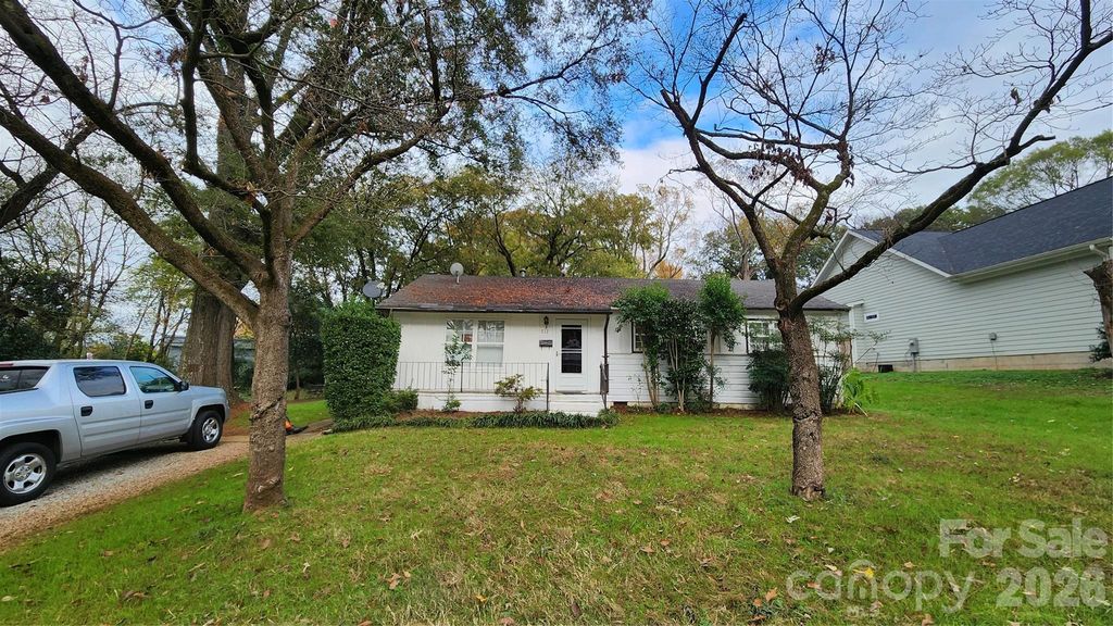 717 Tennyson Drive, Charlotte, NC 28208