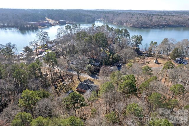 123 Riverside Drive, Mount Holly, NC 28120