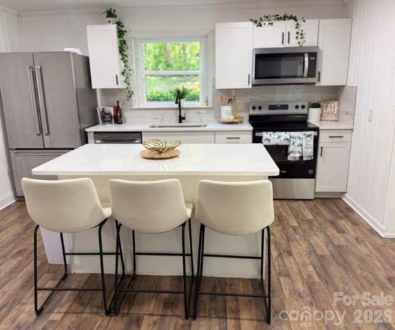 123 Riverside Drive, Mount Holly, NC 28120