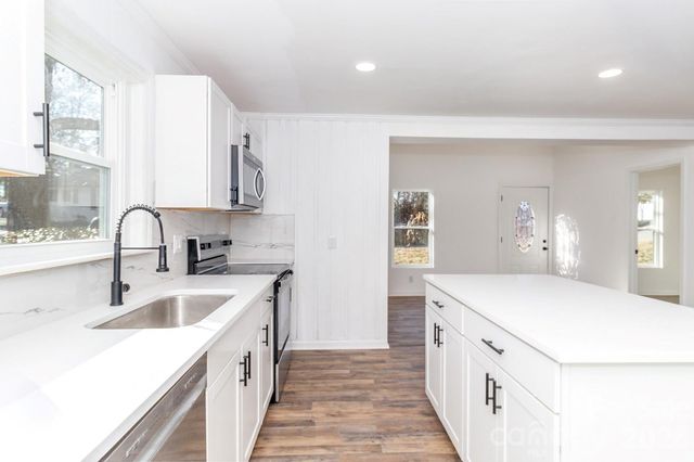 123 Riverside Drive, Mount Holly, NC 28120