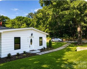 123 Riverside Drive, Mount Holly, NC 28120