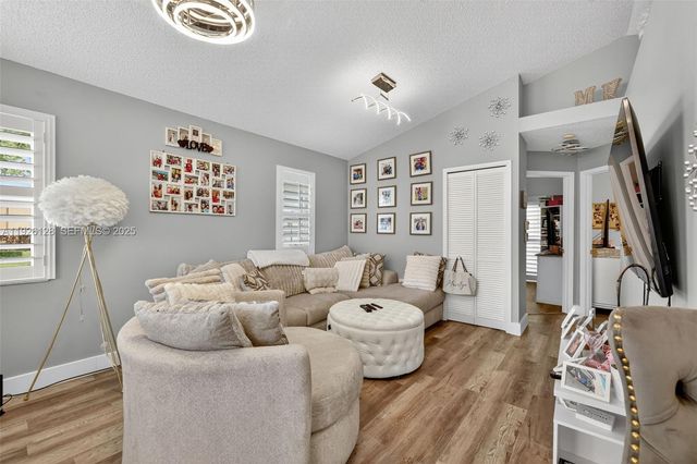 210 NW Zanzibar Pl, Port St. Lucie, FL 34986