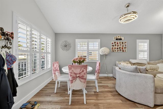 210 NW Zanzibar Pl, Port St. Lucie, FL 34986