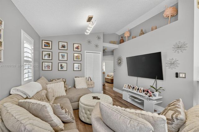 210 NW Zanzibar Pl, Port St. Lucie, FL 34986