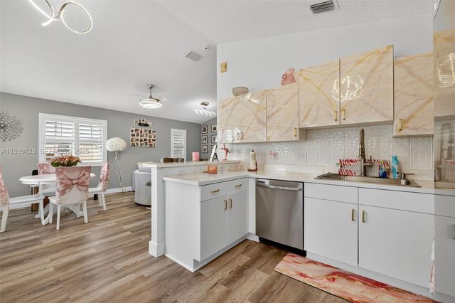 210 NW Zanzibar Pl, Port St. Lucie, FL 34986