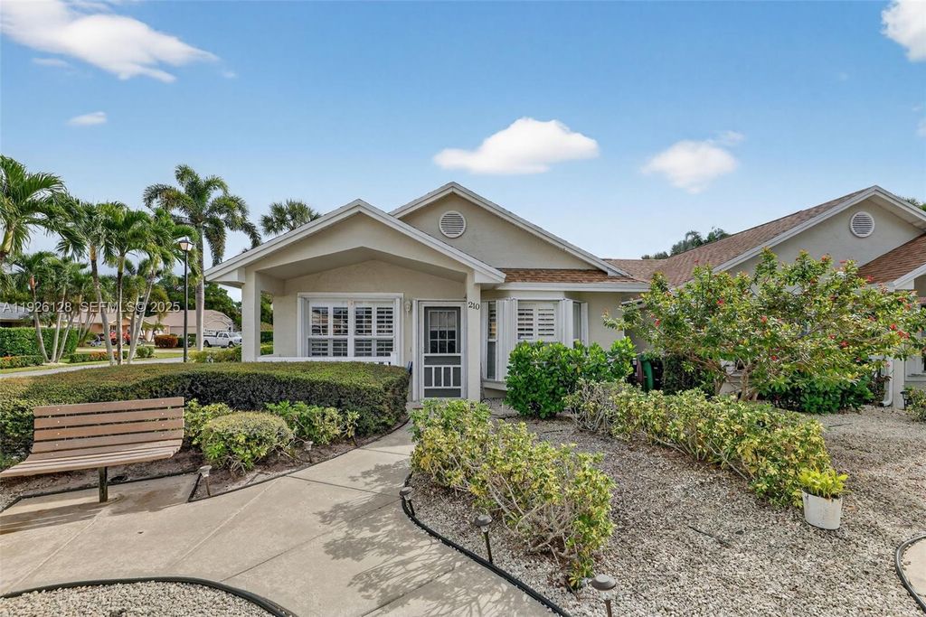 210 NW Zanzibar Pl, Port St. Lucie, FL 34986