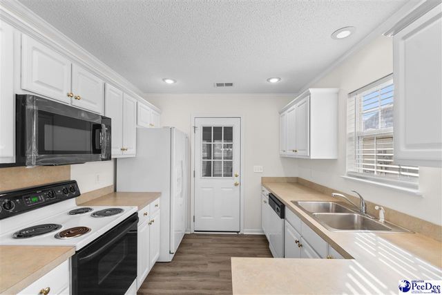 3821 Ashwood Ln., Florence, SC 29501