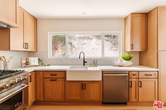 2339 Jupiter Drive, Los Angeles, CA 90046