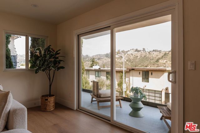 2339 Jupiter Drive, Los Angeles, CA 90046