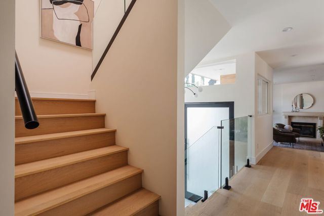 2339 Jupiter Drive, Los Angeles, CA 90046