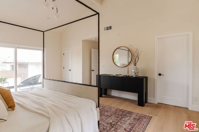 2339 Jupiter Drive, Los Angeles, CA 90046