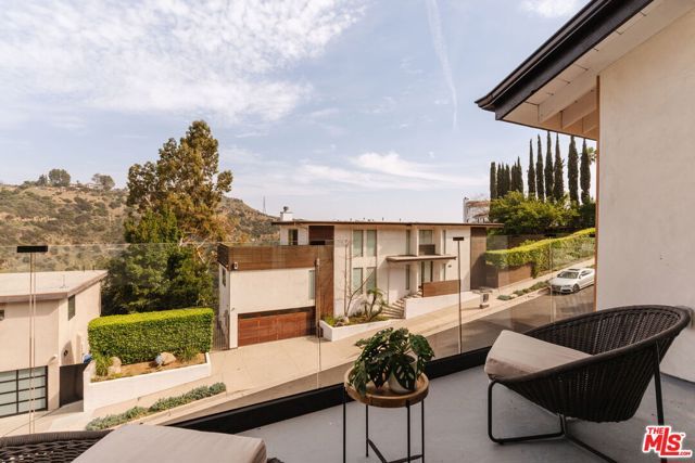 2339 Jupiter Drive, Los Angeles, CA 90046