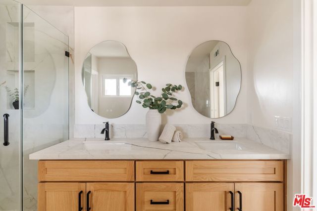 2339 Jupiter Drive, Los Angeles, CA 90046