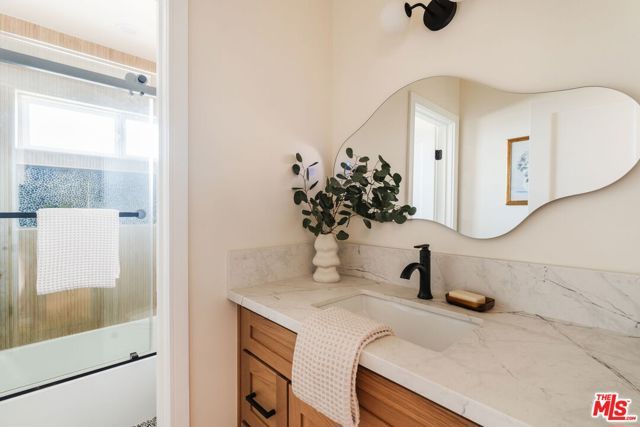 2339 Jupiter Drive, Los Angeles, CA 90046