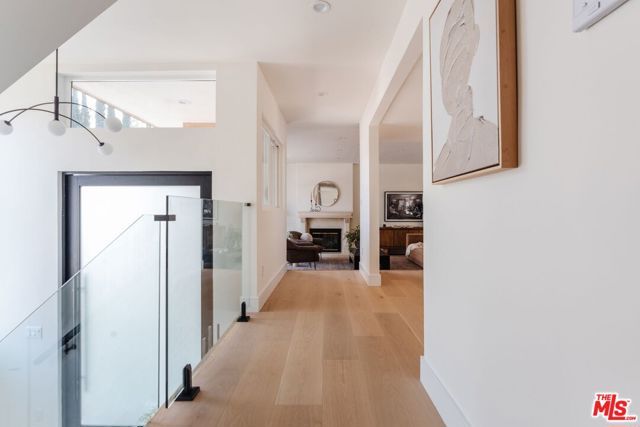 2339 Jupiter Drive, Los Angeles, CA 90046