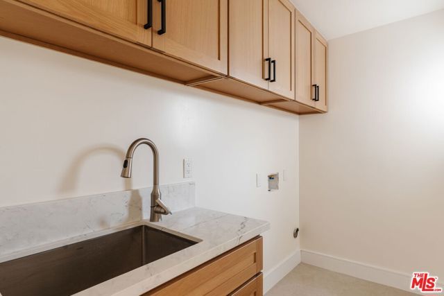 2339 Jupiter Drive, Los Angeles, CA 90046