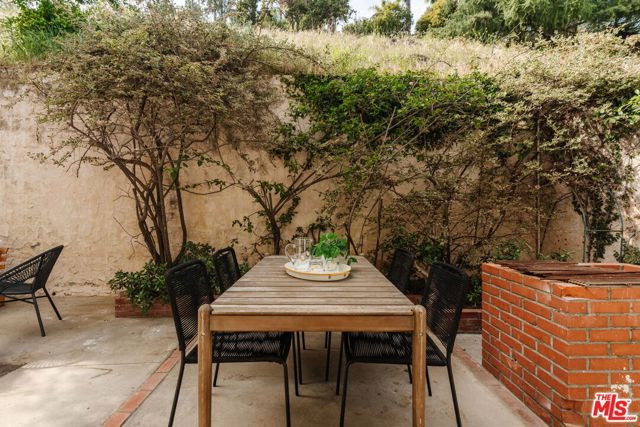 2339 Jupiter Drive, Los Angeles, CA 90046