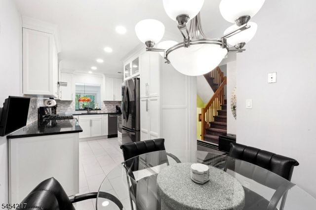 45 Bond St, Bridgewater Twp., NJ 08807