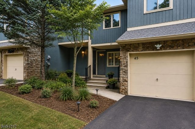 45 Bond St, Bridgewater Twp., NJ 08807