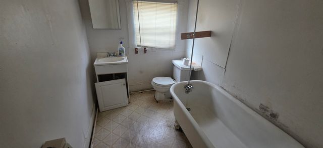 1418 3rd Avenue, Charleston, WV 25387