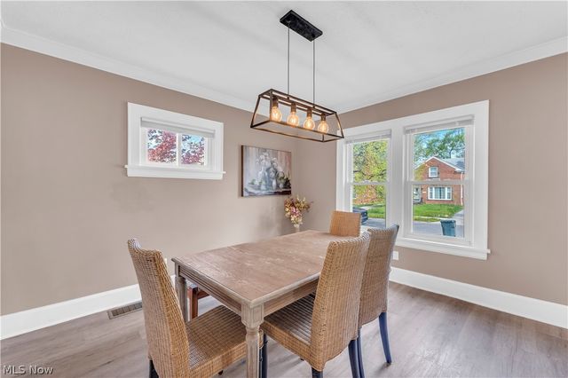 3566 Grosvenor Road, Cleveland Heights, OH 44118