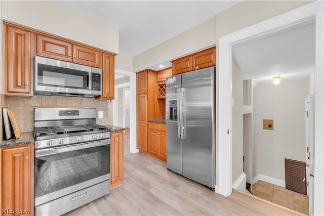 3566 Grosvenor Road, Cleveland Heights, OH 44118