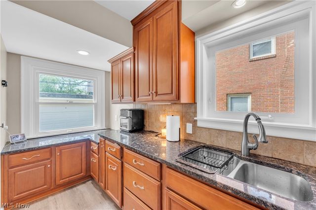 3566 Grosvenor Road, Cleveland Heights, OH 44118