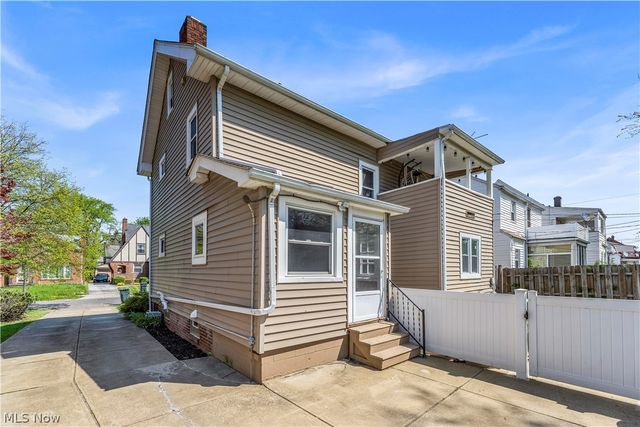 3566 Grosvenor Road, Cleveland Heights, OH 44118