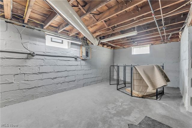 3566 Grosvenor Road, Cleveland Heights, OH 44118